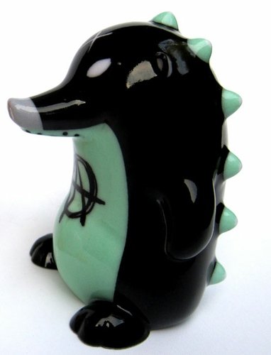 Heathrow the Hedgehog - Black  figure by Frank Kozik, produced by Maqet. Front view.