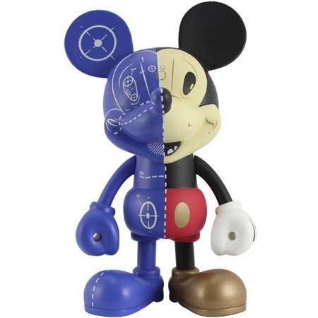 Project Mickey Mouse figure by Sergio Mancini, produced by Play Imaginative. Front view.