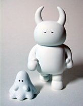 Uamou & Boo - Unhappy  figure by Ayako Takagi. Front view.