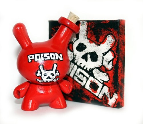 Poison II 3 Dunny Red figure by Zukaty. Front view.