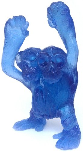 Skullatan - Blueberry figure by Motorbot, produced by Deadbear Studios. Front view.
