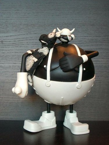 BJ Bowl figure by Brothersfree. Front view.