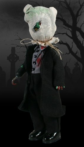 Angus Littlrot figure by Ed Long & Damien Glonek, produced by Mezco. Front view.