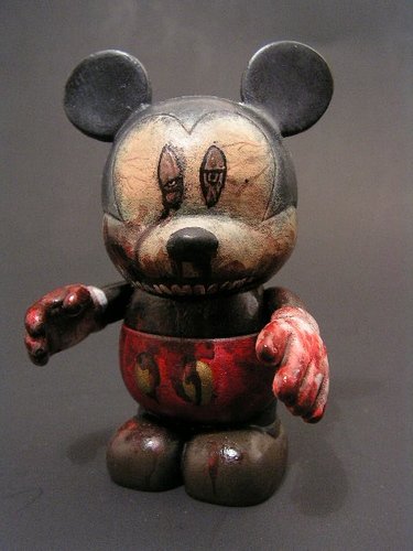 Dead Mouse figure by Monsterforge. Front view.