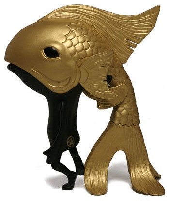 Koibito - Gold figure by Yoskay Yamamoto, produced by Munky King. Front view.