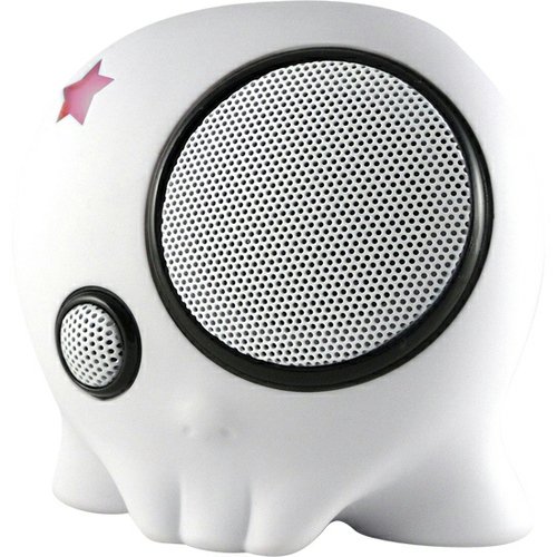 Boombot1 SkullyBoom - DIY White figure, produced by Boombotix. Front view.