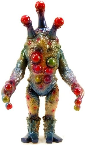 Alien Argus Custom figure by Carlos Enriquez Gonzalez. Front view.