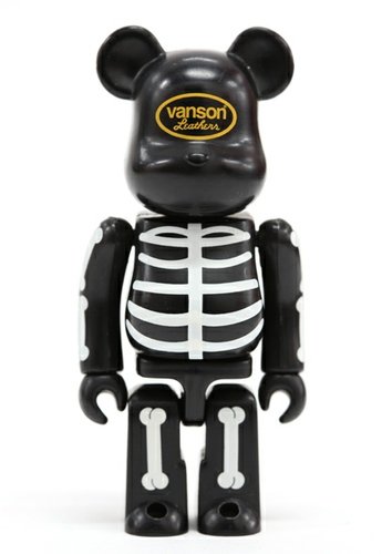 Vanson Be@rbrick 100% figure, produced by Medicom Toy. Front view.