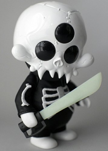 Terror Boys - Gohst Bat [Skelsuit] figure by Brandt Peters X Ferg, produced by Playge. Front view.