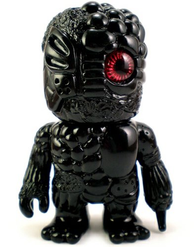 Mini Mutant Chaos - Black Unpainted figure by Mori Katsura, produced by Realxhead. Front view.