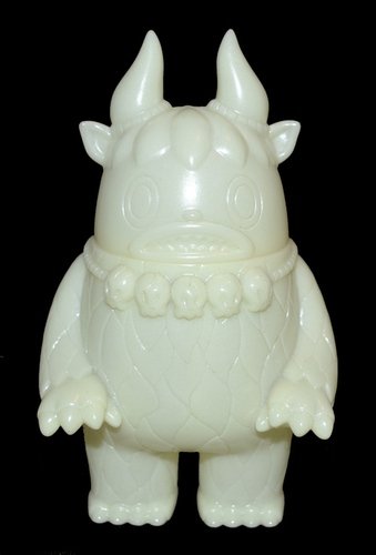Garuru GID Unpainted figure by Itokin Park, produced by Super7. Front view.