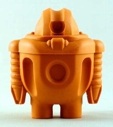 Robotones No.6 June Caramel Cone Renold figure by Cris Rose, produced by Cris Rose. Front view.