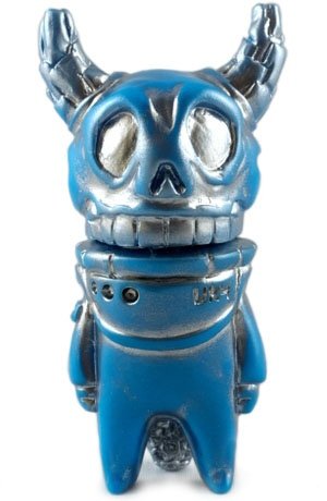 Blue and Silver Daydreamer figure by Rampage & Uky. Front view.