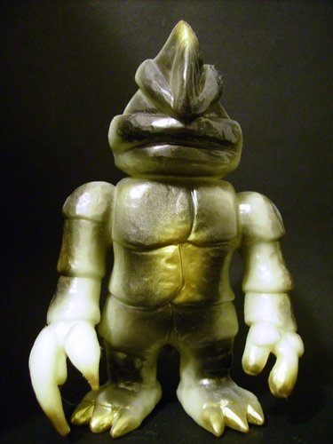 Gatchigon figure by Mori Katsura, produced by Realxhead. Front view.