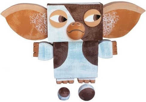 Gizmo figure by Amanda Visell. Front view.