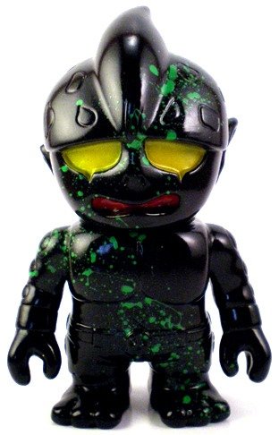 Mini Mutant Head - Black w/ Green Splatter figure by Mori Katsura, produced by Realxhead. Front view.