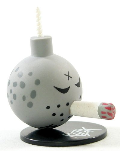 Mono Bomb figure by Frank Kozik, produced by Toy2R. Front view.