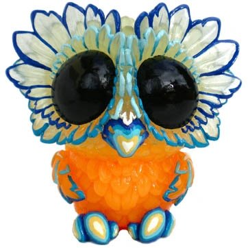 Medee Owl - Blue Orange GID figure by Kathleen Voigt. Front view.