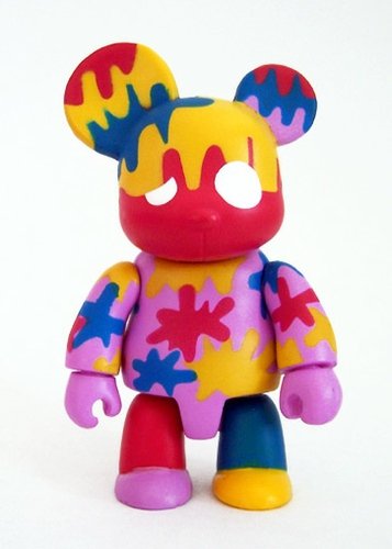 Psychedelic figure by Steven Lee, produced by Toy2R. Front view.