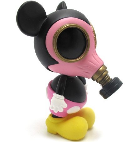 Mousemask Murphy figure by Ron English, produced by Mindstyle. Side view.