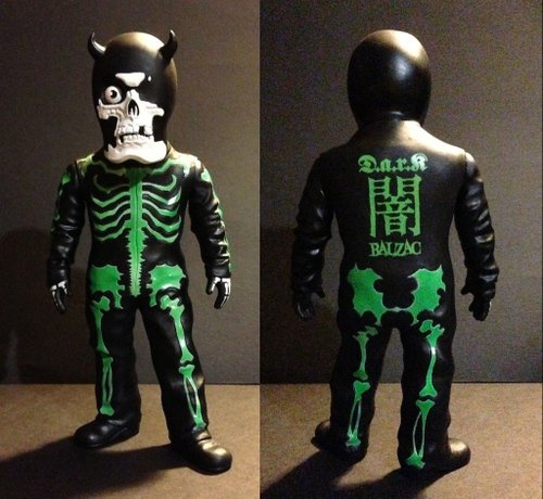 D.a.r.k Skullman (green) figure by Balzac, produced by Evilegend 13. Front view.