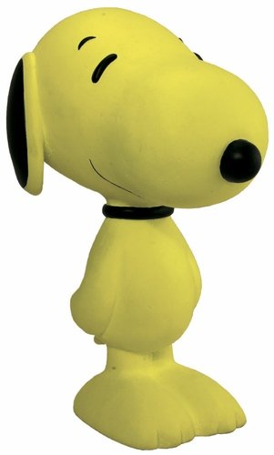 Snoopy - Yellow figure by Charles M. Schulz, produced by Dark Horse. Front view.