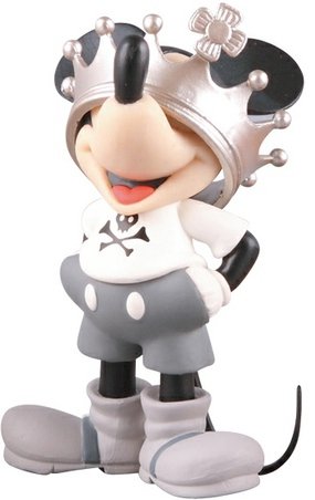 Mickey Mouse - Crown Ver. UDF-63 figure by Disney X Roen, produced by Medicom Toy. Front view.