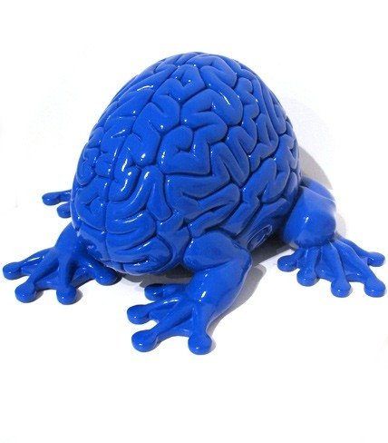 Jumping Brain Resin XL - Blue figure by Emilio Garcia. Front view.