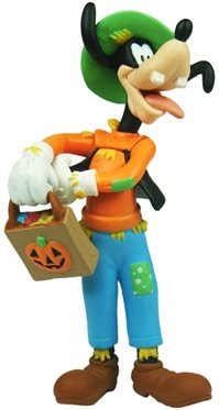 Goofy as Scarecrow figure by Disney, produced by Play Imaginative. Front view.