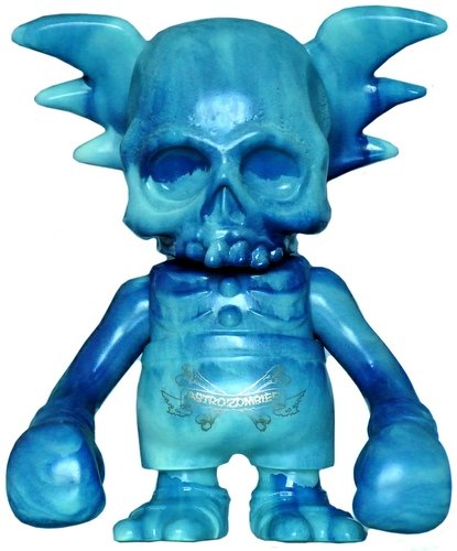 Blue Marbled Skullwing figure by Pushead, produced by Secret Base. Front view.