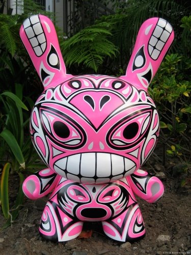 Totem Dunny figure by Reactor-88. Front view.