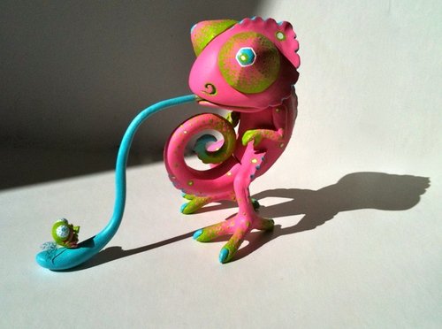 Chameleon - Pink figure by Kathleen Voigt . Front view.