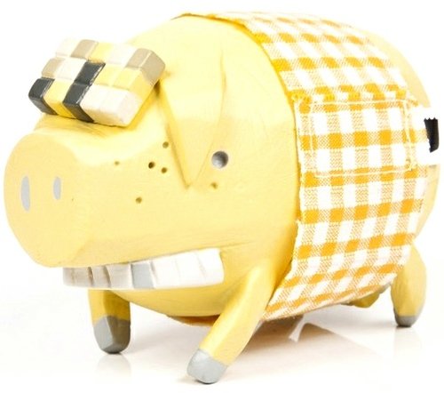 The Pig - Yellow figure by Michael Lau, produced by Crazysmiles. Front view.