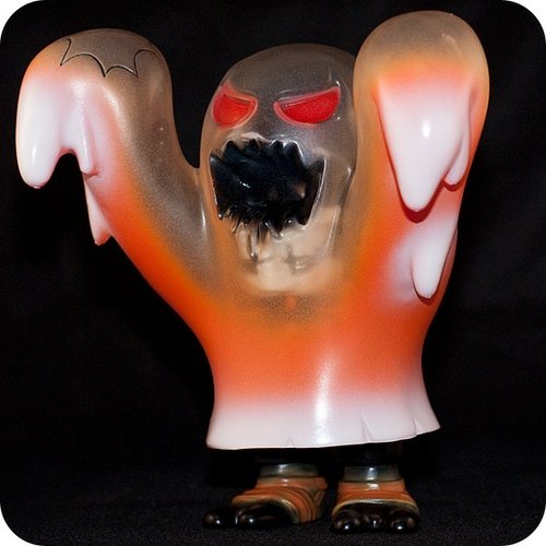 Obake Ghost - Halloween New York Version figure, produced by Secret Base. Front view.