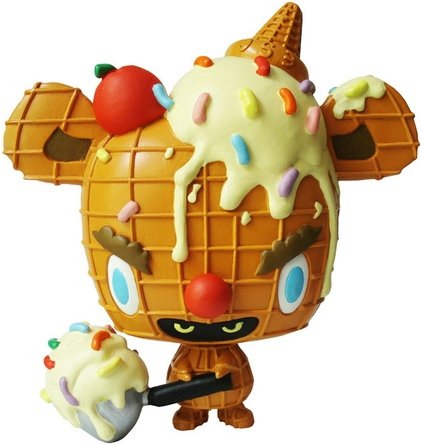 Ice Cream Micci French Vanilla figure by Erick Scarecrow, produced by Esc-Toy. Front view.
