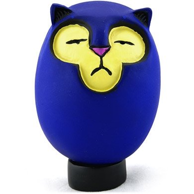 Gato figure by Roy Wasson Valle, produced by Fuzzy Balls Apparel. Front view.