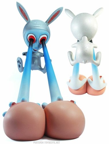 Bunny Sees Boobs figure by Colin Christian, produced by Mindstyle. Front view.