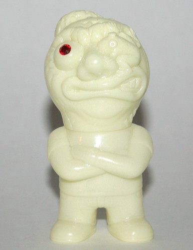 Mad Boy figure, produced by Popsoda. Front view.