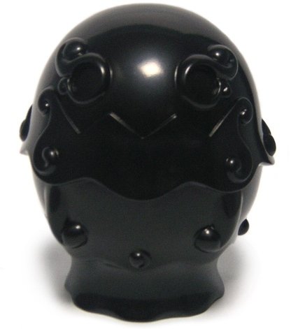 Umikozo (ウミコゾウ) - All Black figure by Juki, produced by One-Up. Front view.
