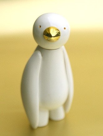 The Luster Ji Ja - White figure by Mr. Clement. Front view.