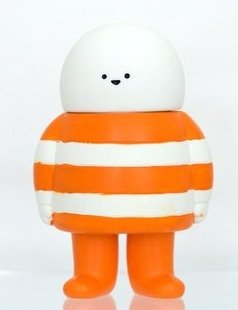 GhostB figure by Bubi Au Yeung, produced by Crazylabel. Front view.