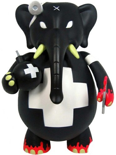 Dr. Bomb - Stealth (Teeth Version) figure by Frank Kozik, produced by Toy2R. Front view.