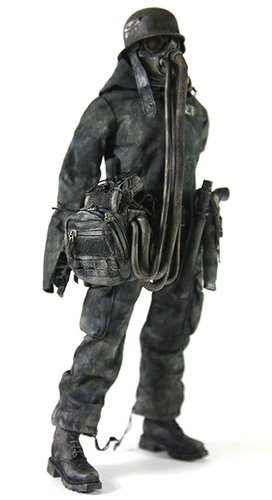 Nom27 - Bambaland Exclusive figure by Ashley Wood, produced by Threea. Front view.
