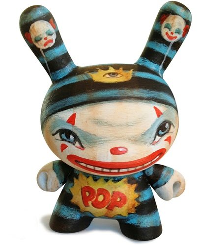 Popclown figure by 64 Colors. Front view.