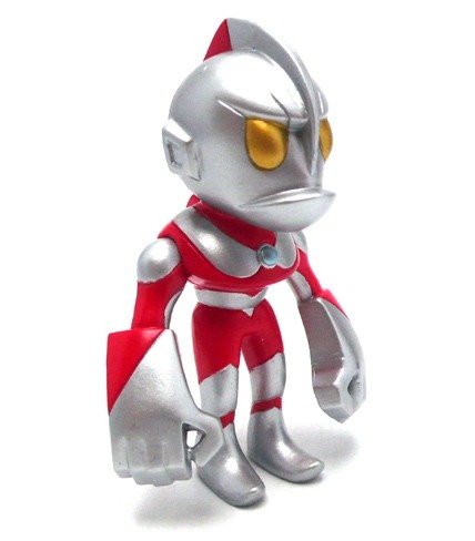 Ultraman figure by Touma, produced by Bandai. Front view.