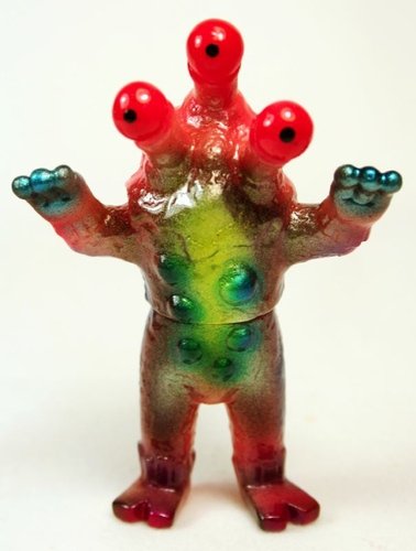 Handpainted Alien Argus Mini figure by Mark Nagata. Front view.