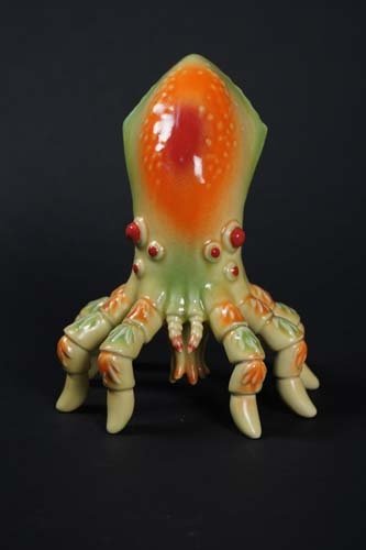 Ikakumora Pho 3 figure by Miles Nielsen, produced by Munktiki. Front view.