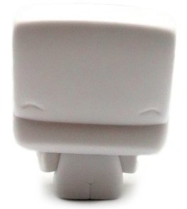 Marge Mallow - White DIY figure by Stéphane Levallois, produced by Artoyz Originals. Front view.