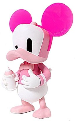 Pink Cap Duck figure by Shon Side. Front view.