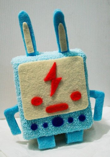 Lemi the Space Wanderer - Slanted Plush figure by Thunderpanda (Eric Wirjanata), produced by Slanted Toys. Front view.